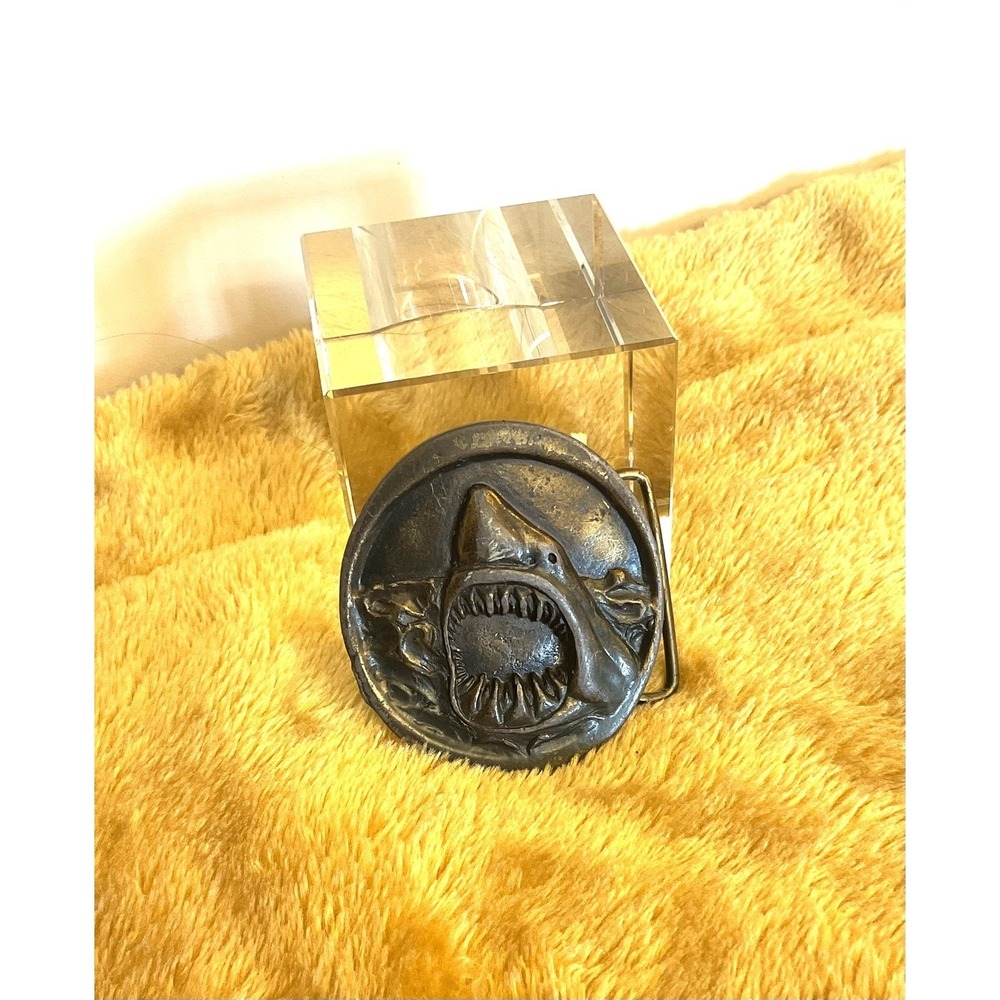 Vintage Great White Shark Belt Buckle E88 Solid Brass Jaws Style USA Heavy - Picture 9 of 13